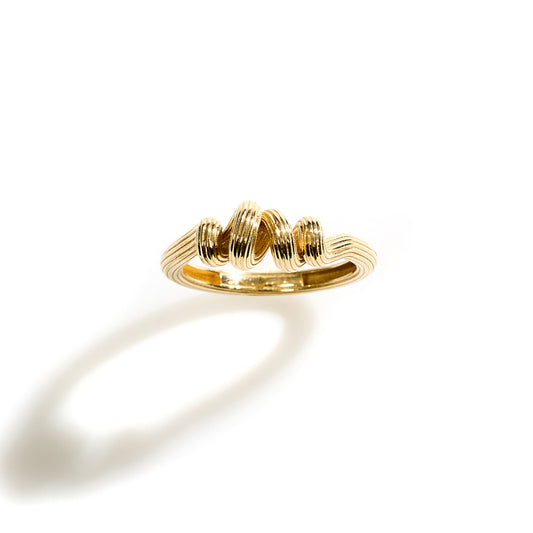 Wave Twist Ring